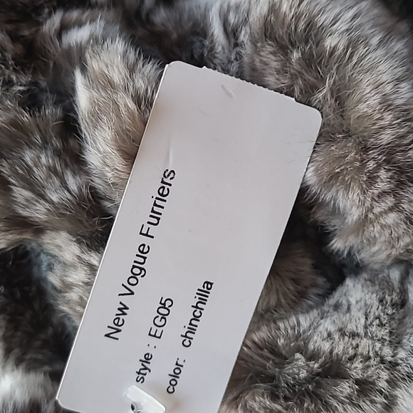 New Fur scarf. Simply gorgeous! - Picture 6 of 7